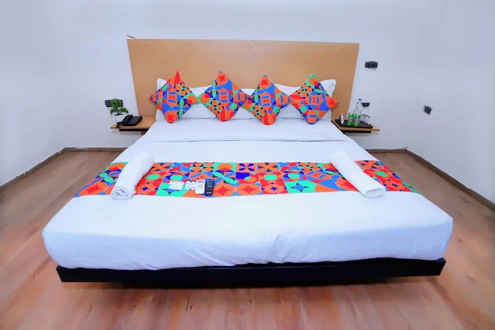 Нойда: Hotel care one bliss