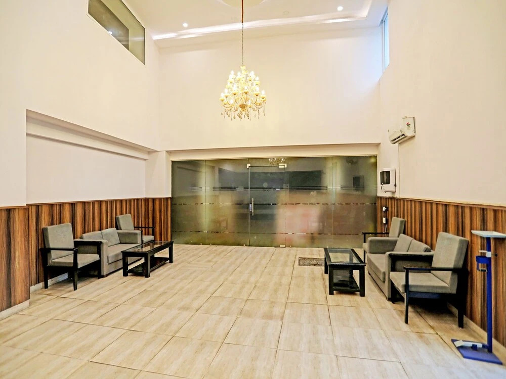Нойда: Hotel care one bliss