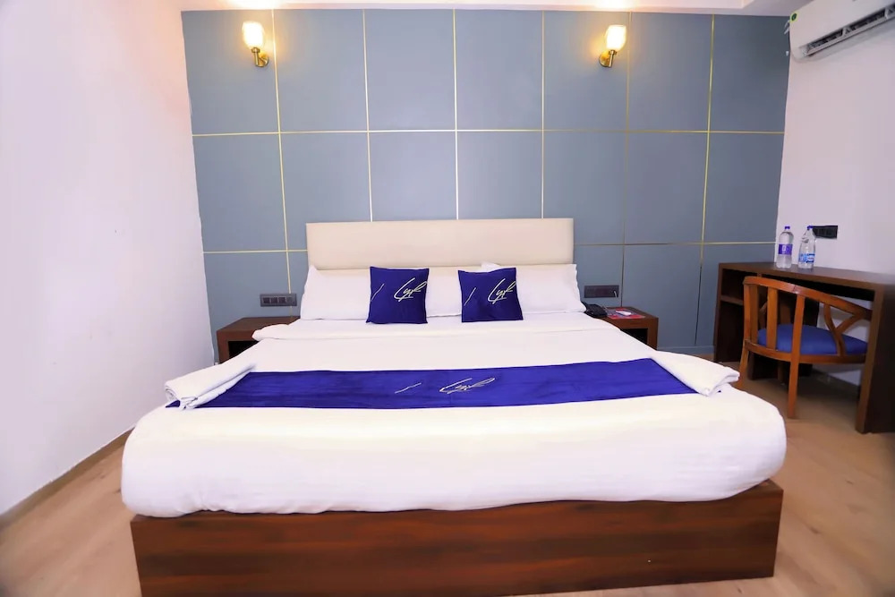 Нойда: Hotel care one bliss