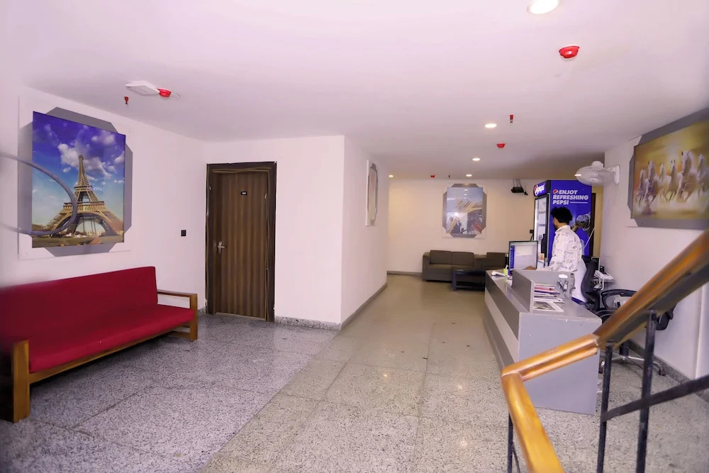 Нойда: Hotel care one bliss