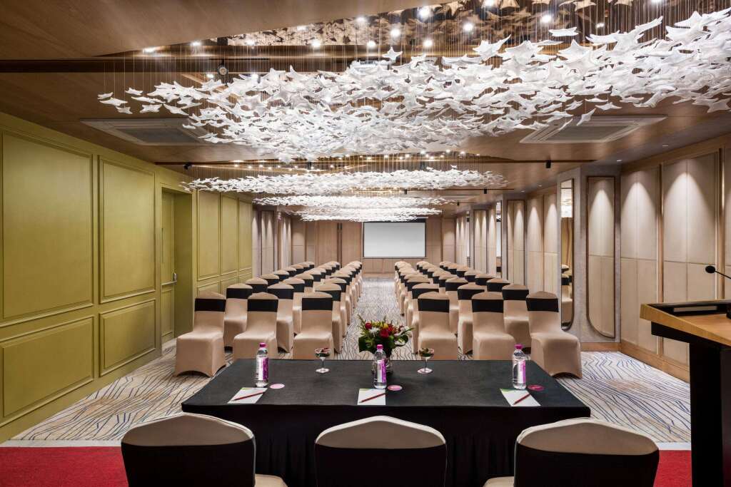 Силигури: Ramada Encore By Wyndham Siliguri Sevoke Road