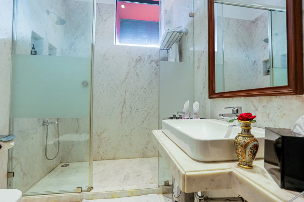 Сарнатх: Gulab Kothi Varanasi by Royal Orchid Hotels Limited