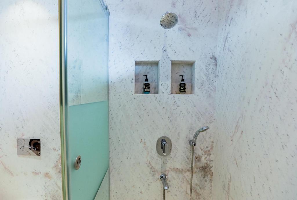 Сарнатх: Gulab Kothi Varanasi by Royal Orchid Hotels Limited