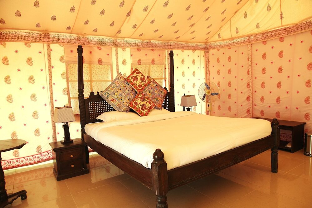 Khiyansaria: Clarks Exotica Resort & Camp, Dechu-Jodhpur