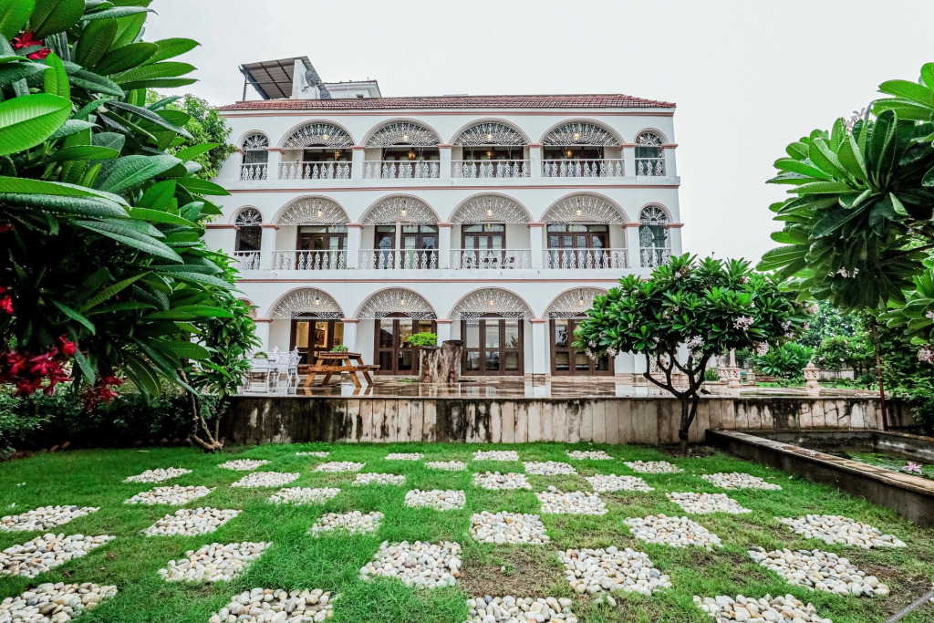 Сарнатх: Saptapuri Varanasi by Royal Orchid Hotels Limited