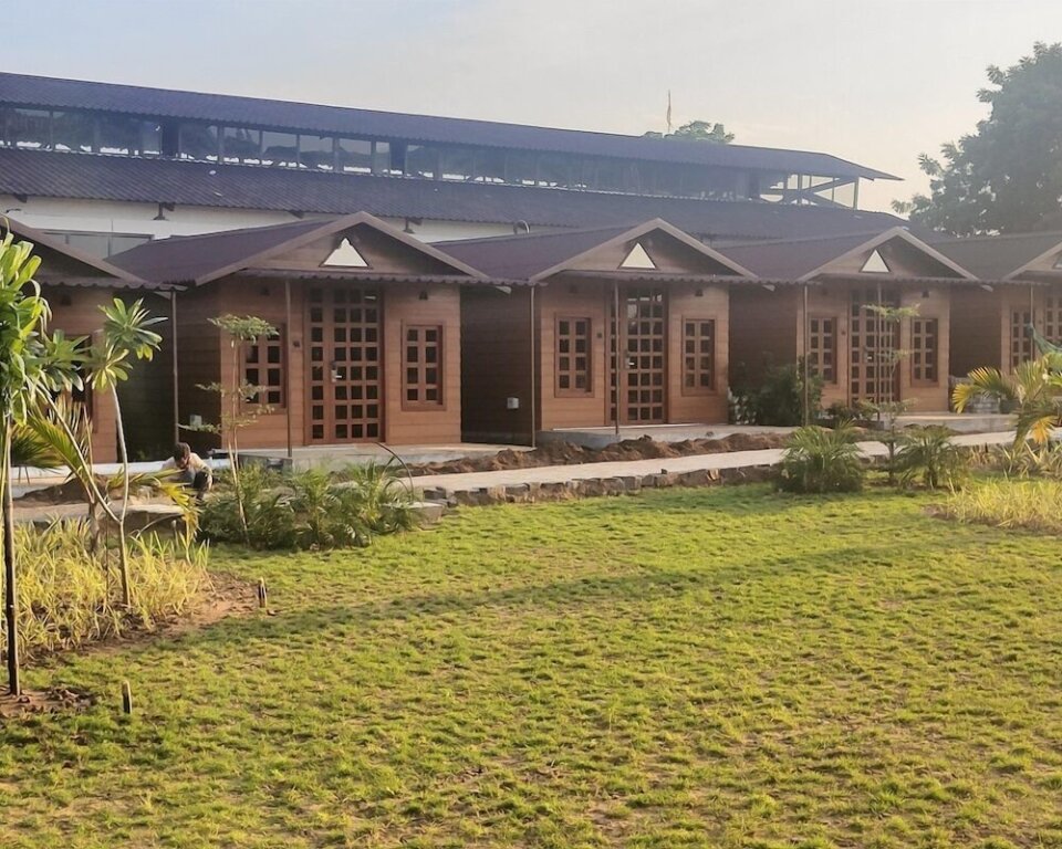 Гарудешвар: Nirvana Resort and Restaurant