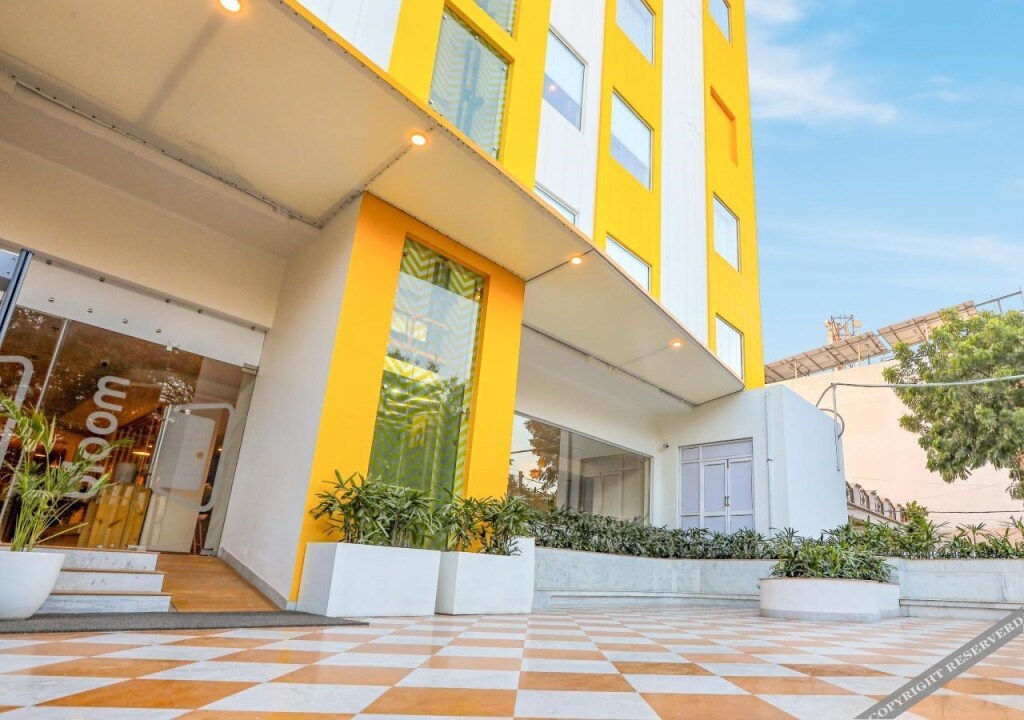 Джаландхар: Bloom Hotel - Jalandhar