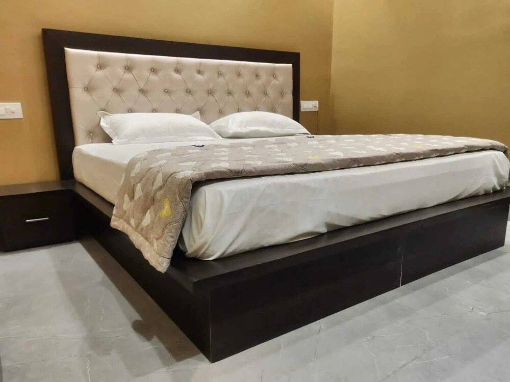 Амбала: The Republic Hotel
