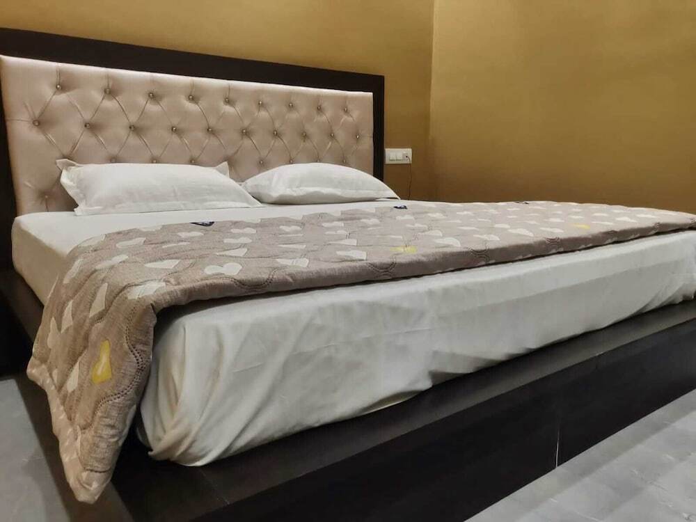 Амбала: The Republic Hotel