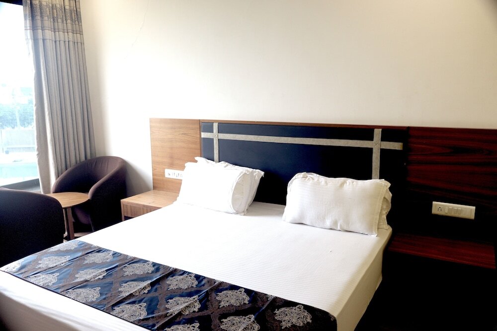 Химатнагар: Heaven7 Hotel & Resort