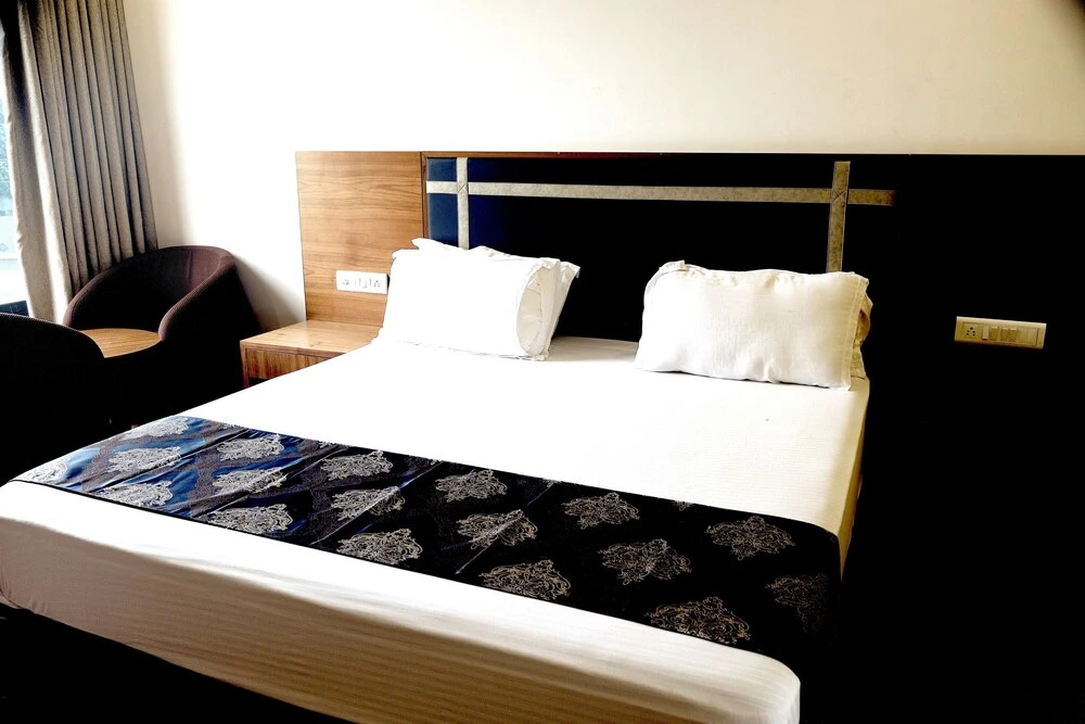 Химатнагар: Heaven7 Hotel & Resort