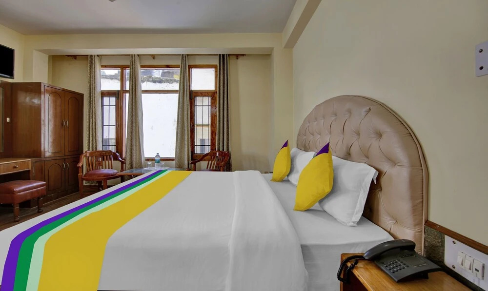 Манали: Itsy By Treebo - Chichoga Holiday Inn With River View