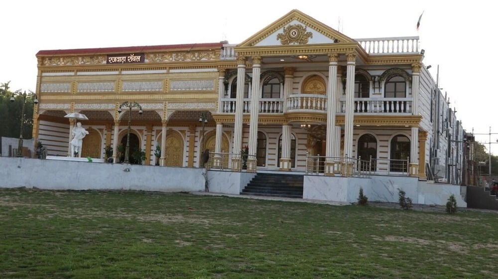 Райпур: Hotel Rajwada Resort