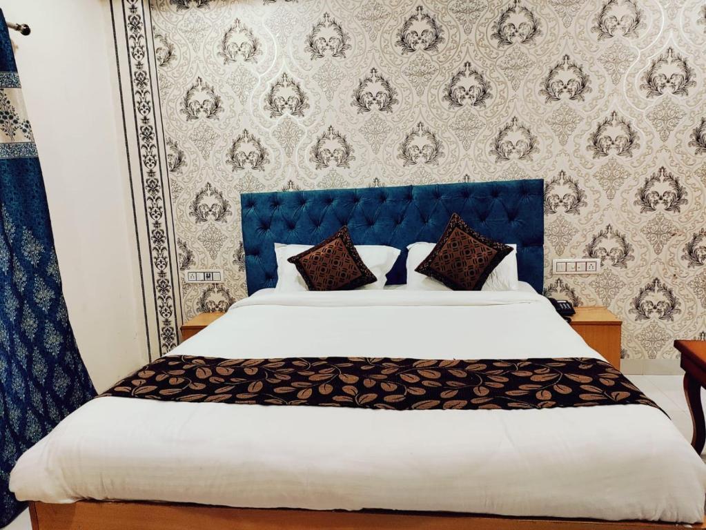 Райпур: Hotel Rajwada Resort