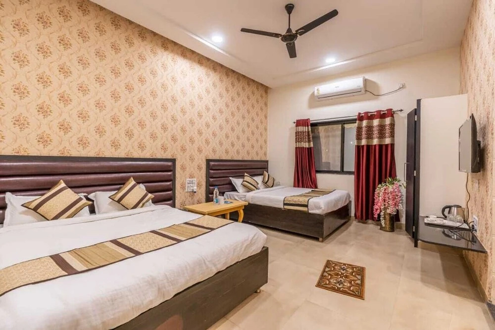 Райпур: Hotel Rajwada Resort