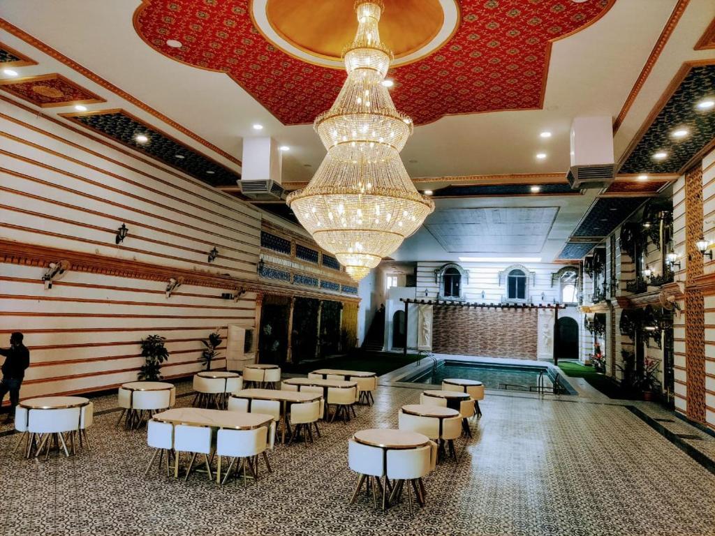 Райпур: Hotel Rajwada Resort