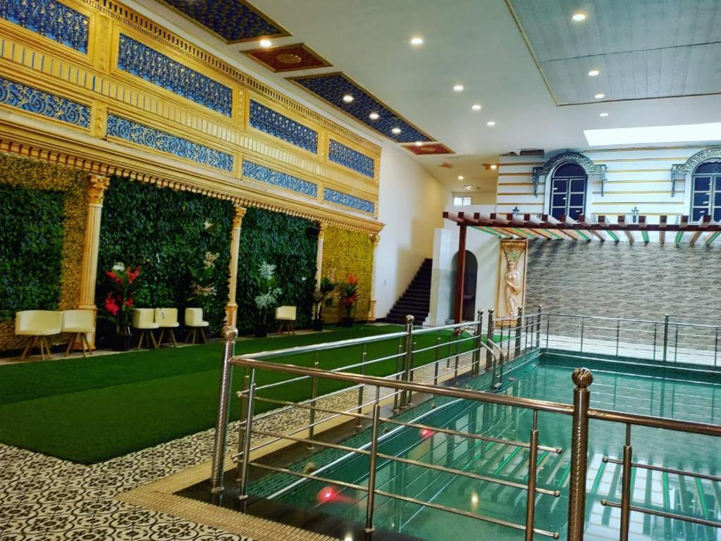 Райпур: Hotel Rajwada Resort