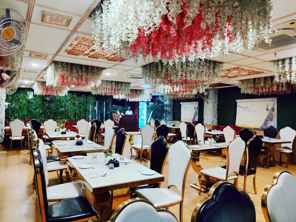 Райпур: Hotel Rajwada Resort