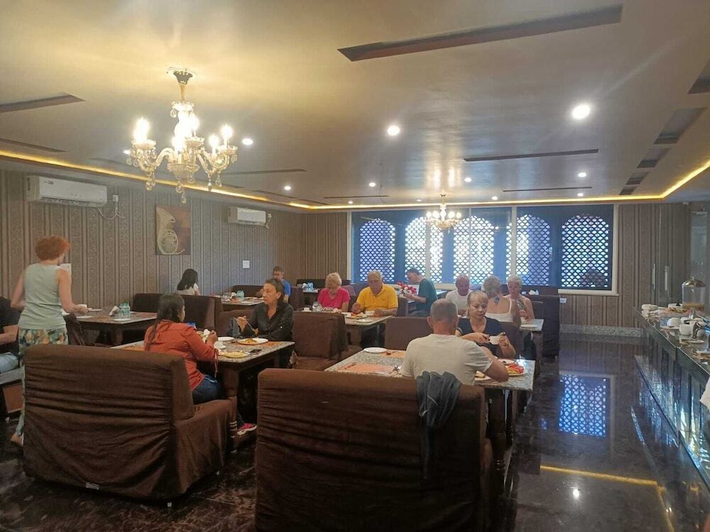 Крепость Jhansi: Hotel Rajwada Palace