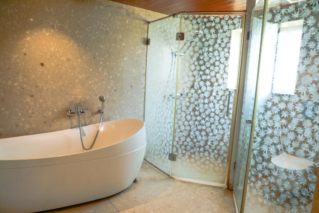 Верем: White Pearl Suites by Rosetum