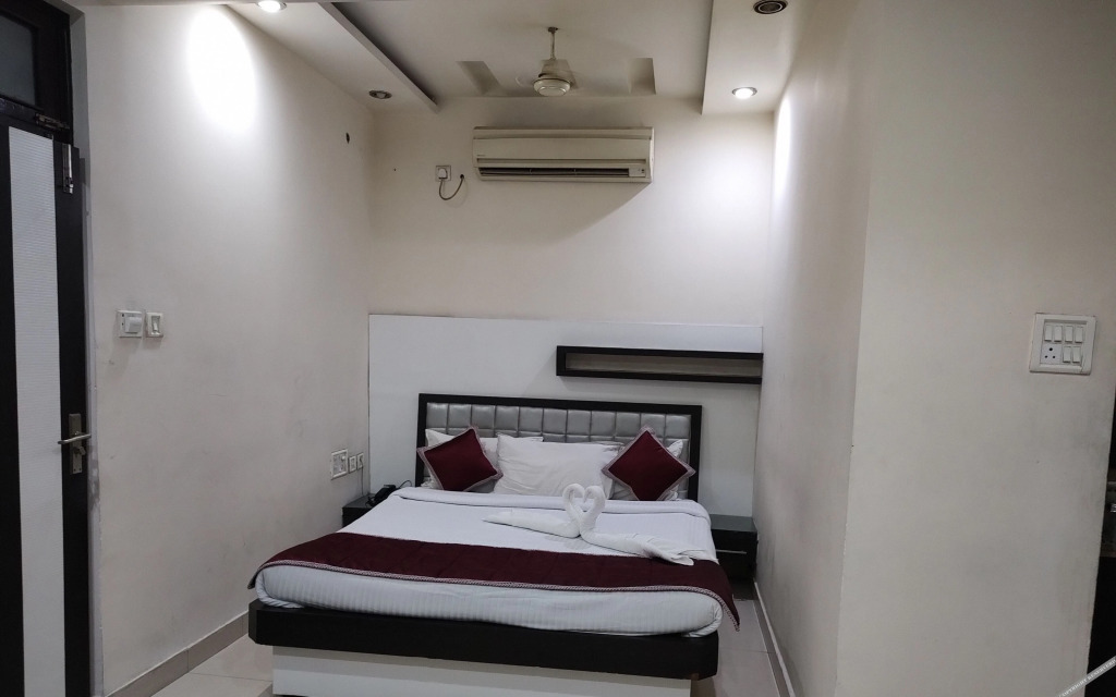 Крепость Jhansi: Hotel Samrat