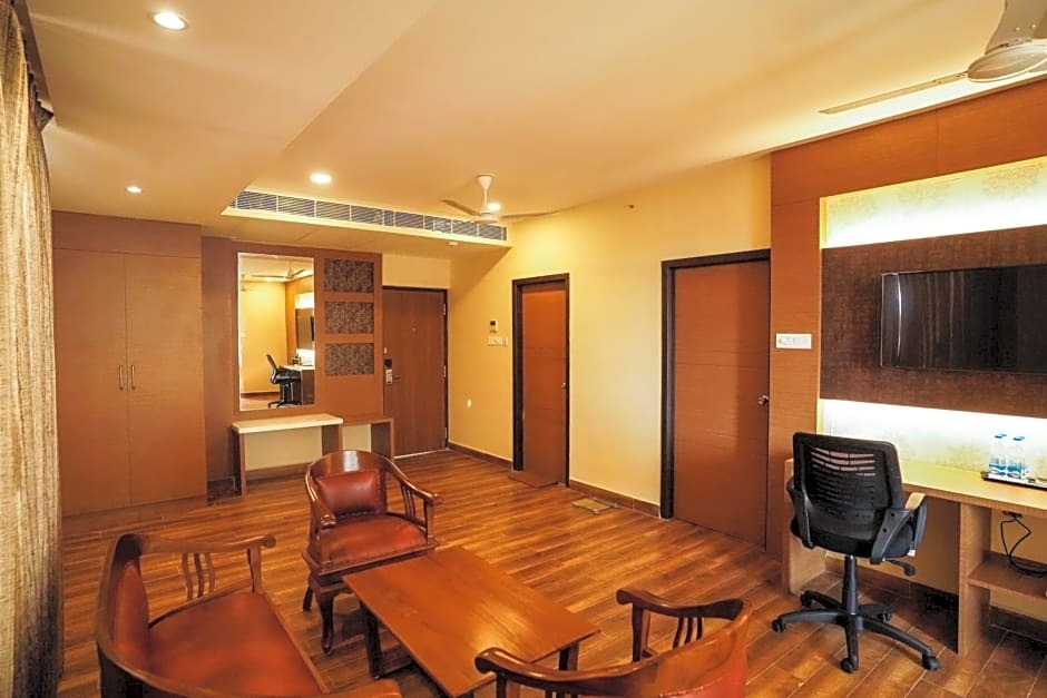 Особая экономическая зона Mahindra World City: V Five Hotel