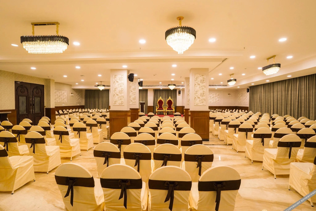 Особая экономическая зона Mahindra World City: V Five Hotel