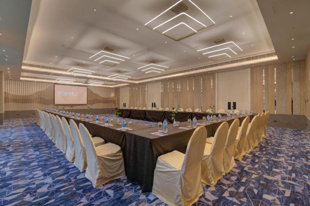 Нашик: 7 Apple Hotel Nashik