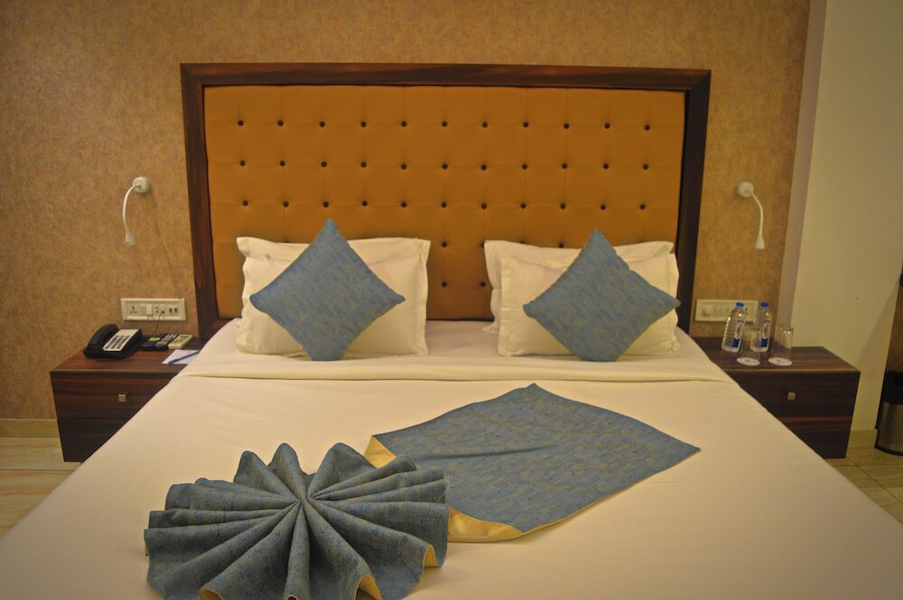 Джамнагар: Click Hotel By Suba