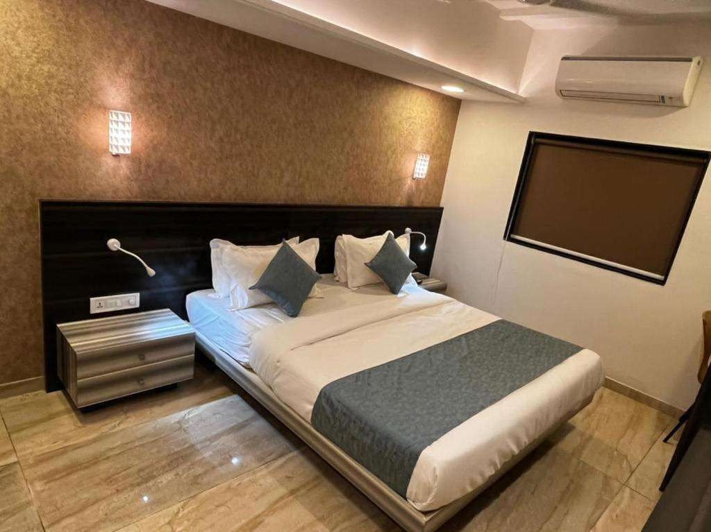 Джамнагар: Click Hotel By Suba