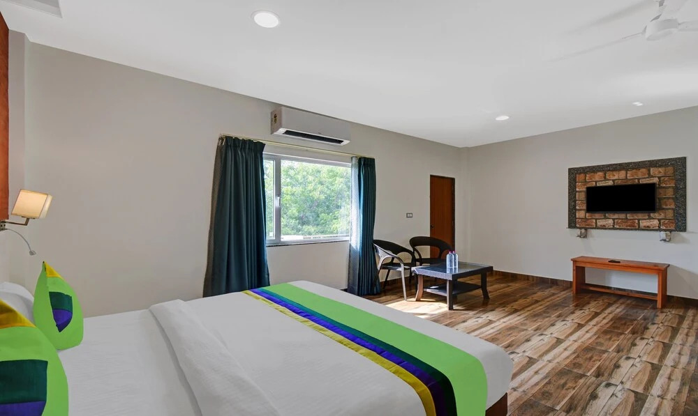 Удаипур: Treebo Trend The Lavit Malhar With Mountain View