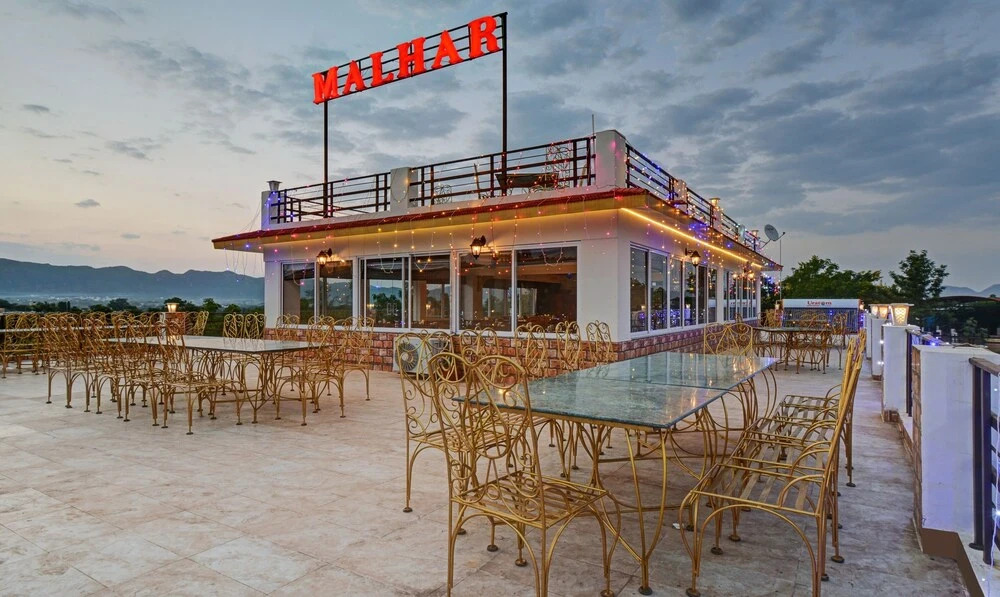 Удаипур: Treebo Trend The Lavit Malhar With Mountain View