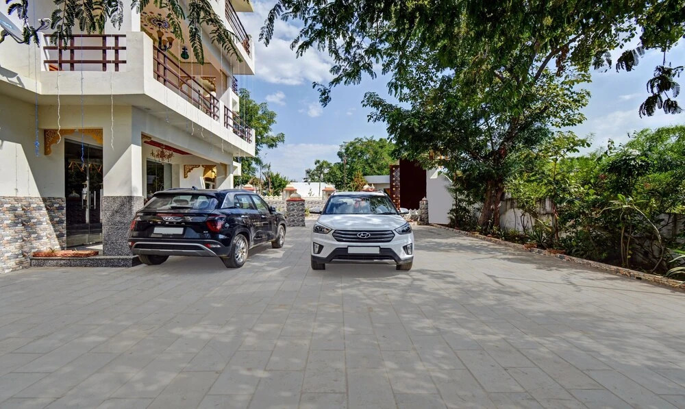 Удаипур: Treebo Trend The Lavit Malhar With Mountain View
