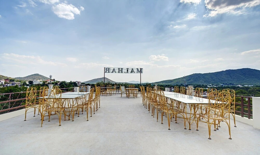 Удаипур: Treebo Trend The Lavit Malhar With Mountain View