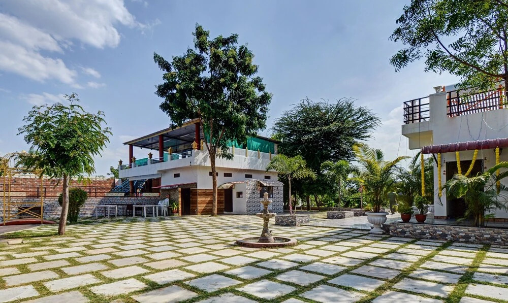 Удаипур: Treebo Trend The Lavit Malhar With Mountain View