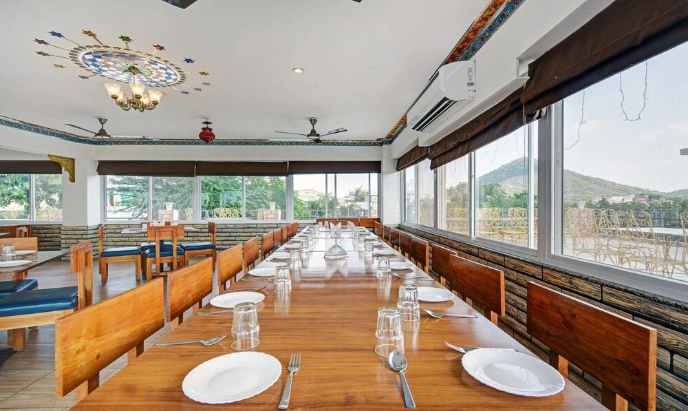 Удаипур: Treebo Trend The Lavit Malhar With Mountain View