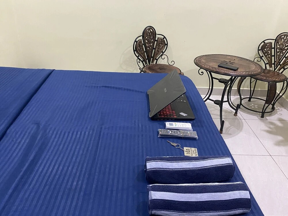 Гуруграм: Pause LAVISH Living Gurgaon
