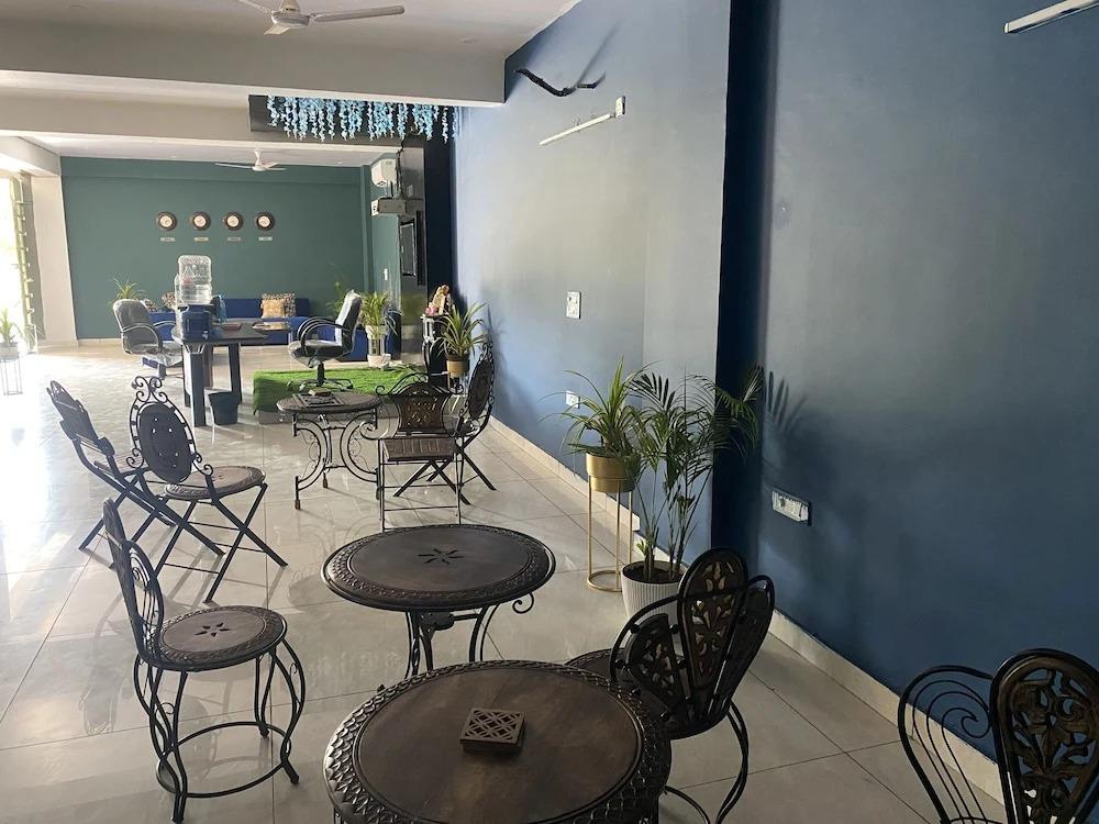 Гуруграм: Pause LAVISH Living Gurgaon