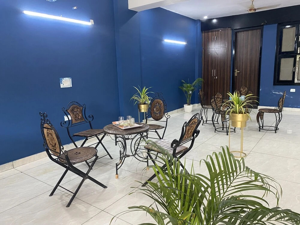 Гуруграм: Pause LAVISH Living Gurgaon