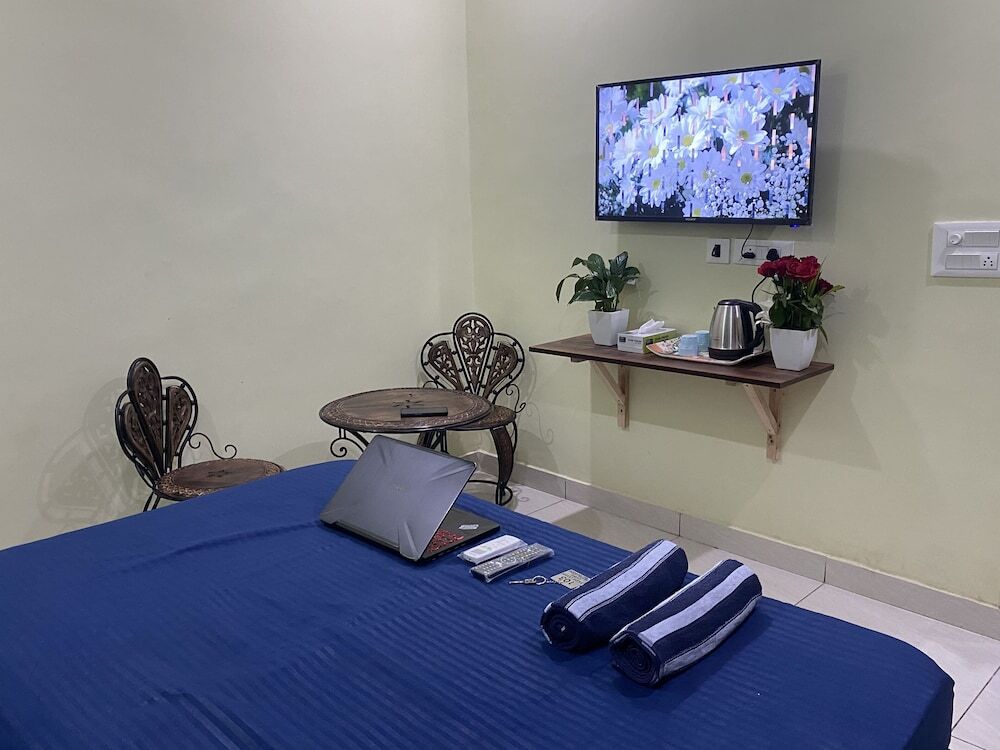 Гуруграм: Pause LAVISH Living Gurgaon