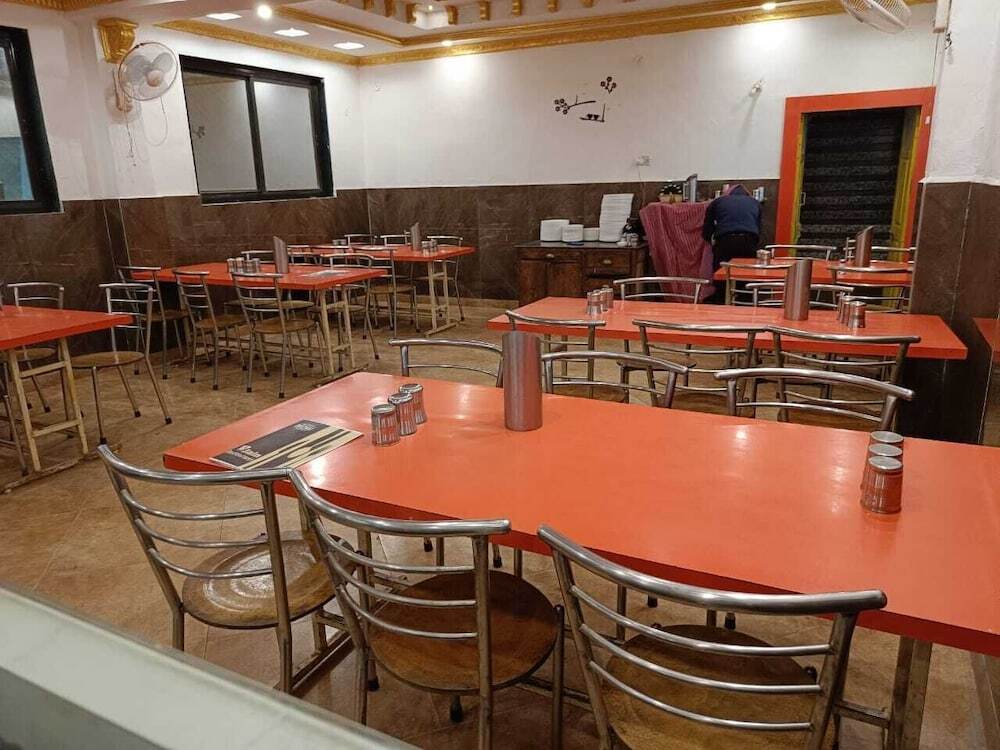 Пачмарай: Jain Hotel
