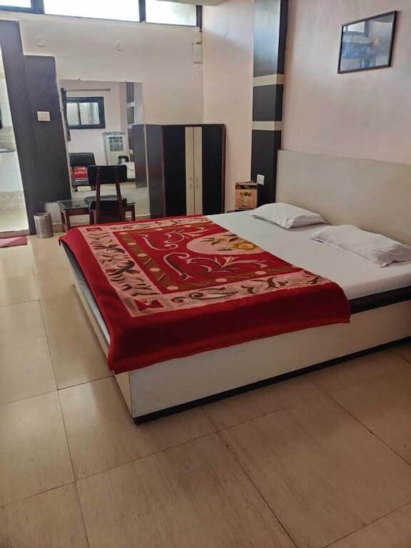 Пачмарай: Jain Hotel