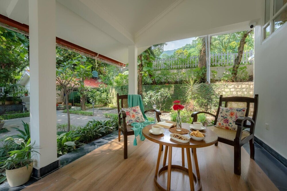 Массури: An Immaculate And Warm 4-bedroom Villa With A Pool