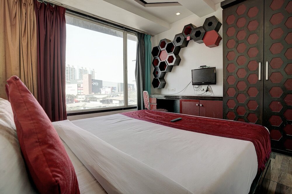 Тхане: Hotel RR Suites - Near LODHA Xperia Mall
