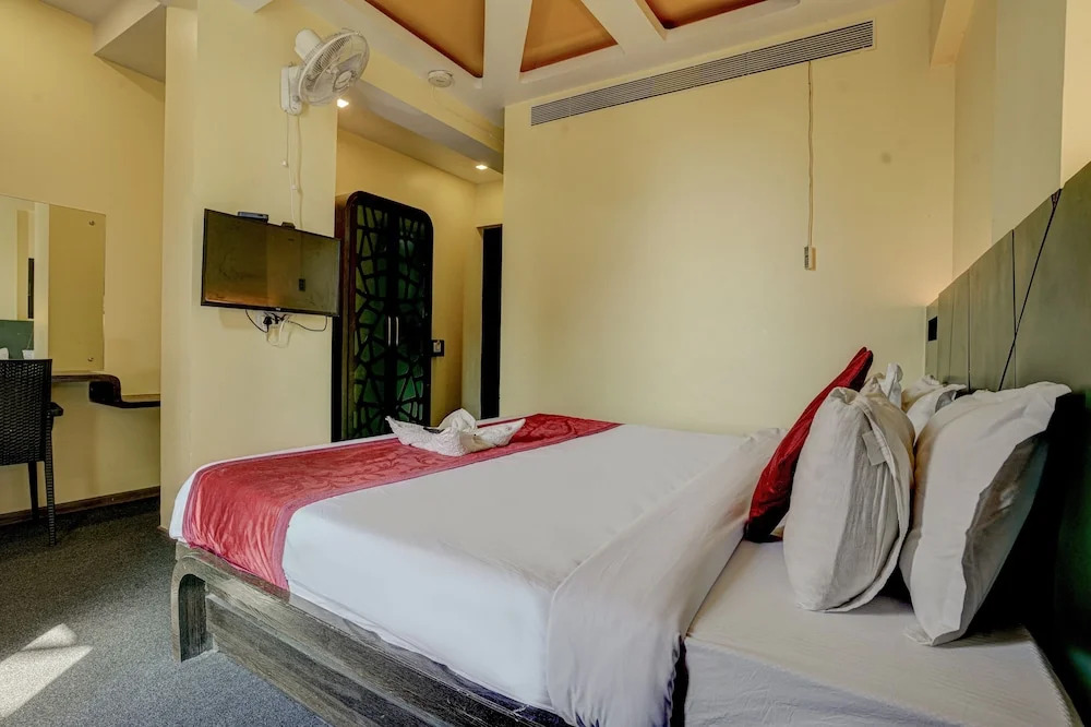 Тхане: Hotel RR Suites - Near LODHA Xperia Mall