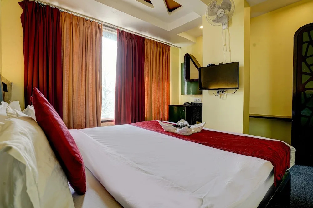 Тхане: Hotel RR Suites - Near LODHA Xperia Mall