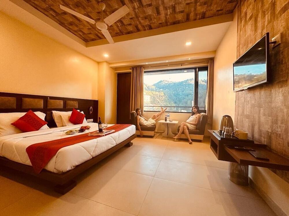 Чамба: The White Orchid Dalhousie