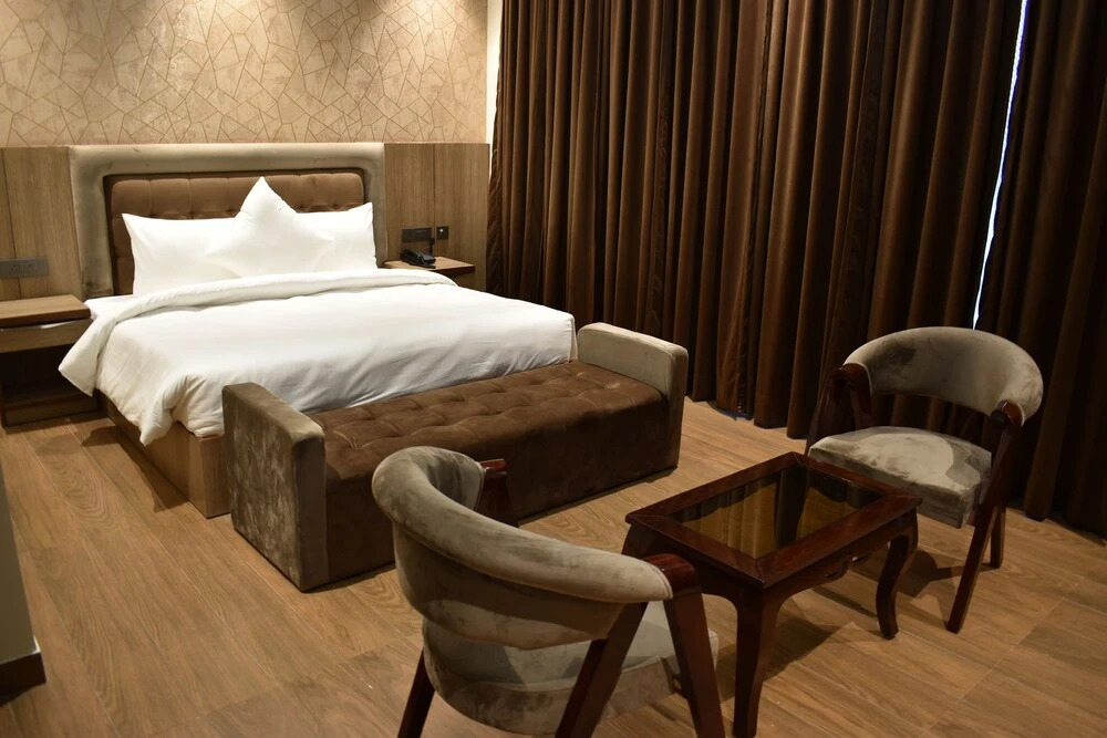 Большая Нойда: Lime Tree Hotels & Banquet Greater Noida