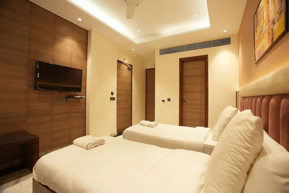 Большая Нойда: Lime Tree Hotels & Banquet Greater Noida