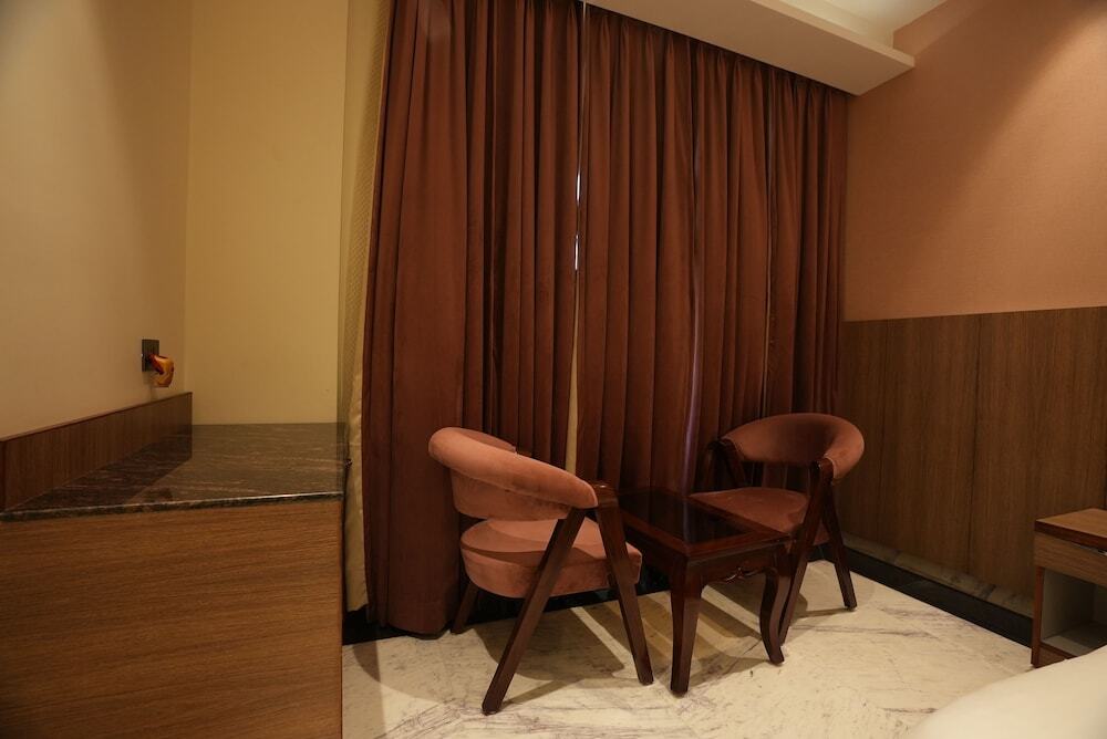 Большая Нойда: Lime Tree Hotels & Banquet Greater Noida